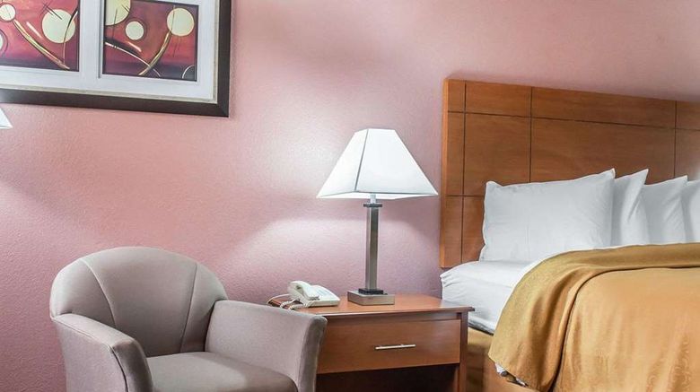 <b>Quality Inn Marianna South Room</b>. Images powered by <a href="https://iceportal.shijigroup.com/" title="IcePortal" target="_blank">IcePortal</a>.