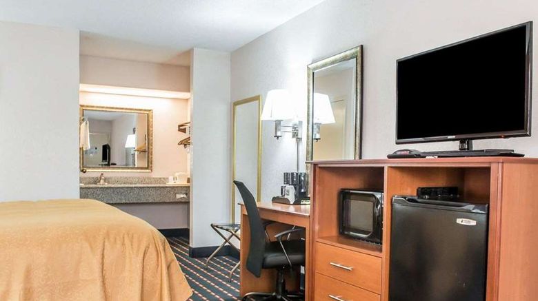 <b>Quality Inn Marianna South Room</b>. Images powered by <a href="https://iceportal.shijigroup.com/" title="IcePortal" target="_blank">IcePortal</a>.