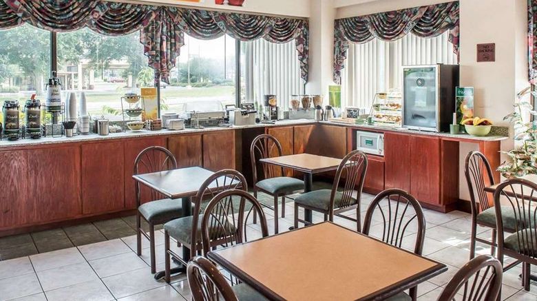 <b>Quality Inn Marianna South Restaurant</b>. Images powered by <a href="https://iceportal.shijigroup.com/" title="IcePortal" target="_blank">IcePortal</a>.