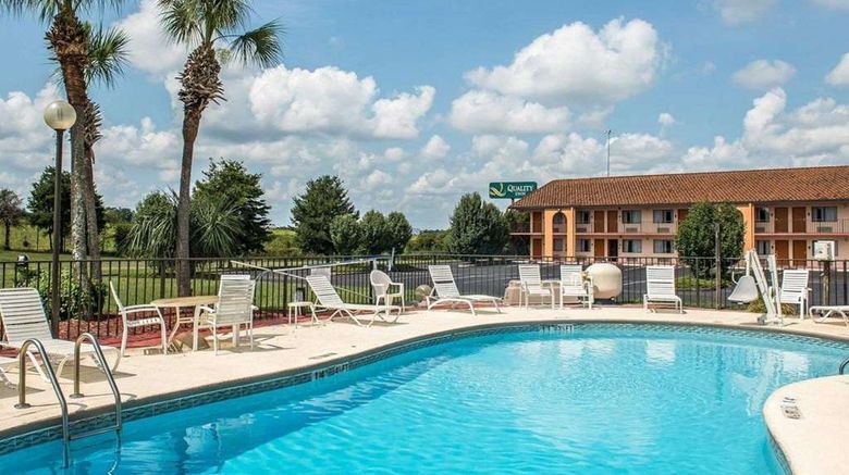 <b>Quality Inn Marianna South Pool</b>. Images powered by <a href="https://iceportal.shijigroup.com/" title="IcePortal" target="_blank">IcePortal</a>.