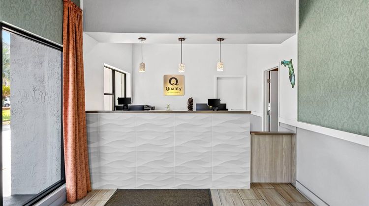 Quality Inn Orange City Lobby