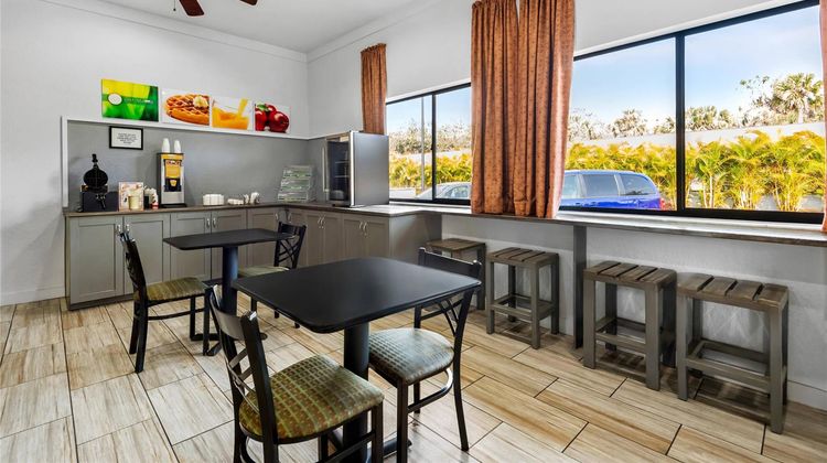 Quality Inn Orange City Restaurant