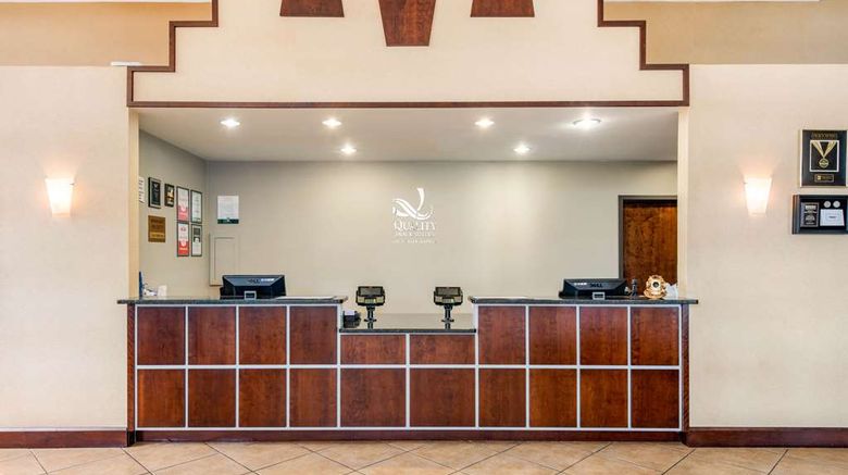 <b>Quality Inn & Suites Lobby</b>. Images powered by <a href="https://iceportal.shijigroup.com/" title="IcePortal" target="_blank">IcePortal</a>.