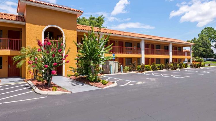 Quality Inn & Suites Exterior