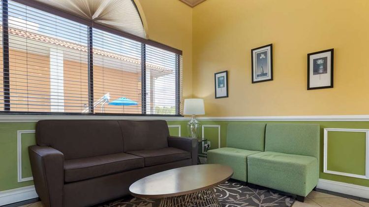 Quality Inn & Suites Lobby