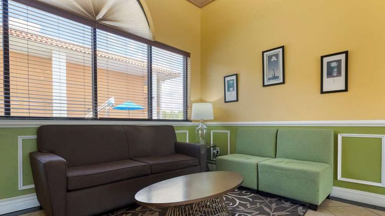 <b>Quality Inn & Suites Lobby</b>. Images powered by <a href="https://iceportal.shijigroup.com/" title="IcePortal" target="_blank">IcePortal</a>.