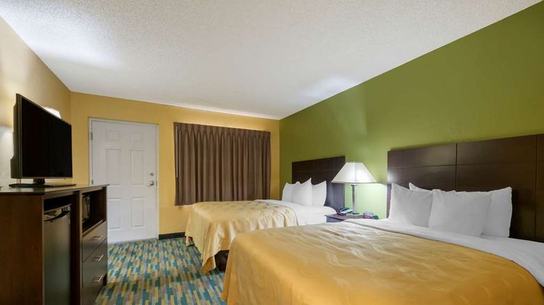 <b>Quality Inn & Suites Suite</b>. Images powered by <a href="https://iceportal.shijigroup.com/" title="IcePortal" target="_blank">IcePortal</a>.