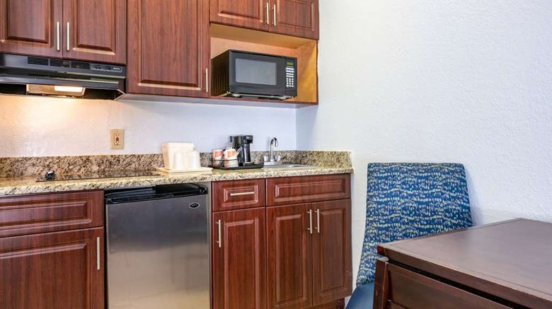 <b>Quality Inn Sarasota North Near Lido Key Suite</b>. Images powered by <a href="https://iceportal.shijigroup.com/" title="IcePortal" target="_blank">IcePortal</a>.