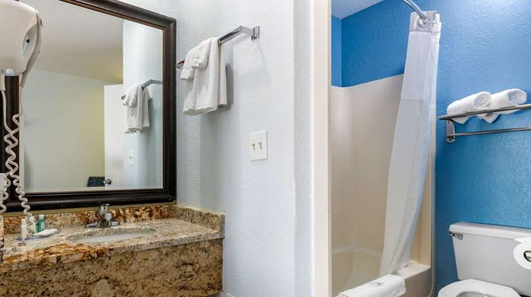 Quality Inn Sarasota North Near Lido Key Suite