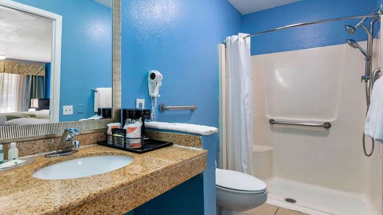 Quality Inn Sarasota North Near Lido Key Room