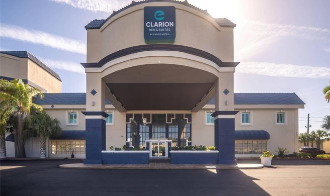 Clarion Inn & Suites Clearwater Exterior