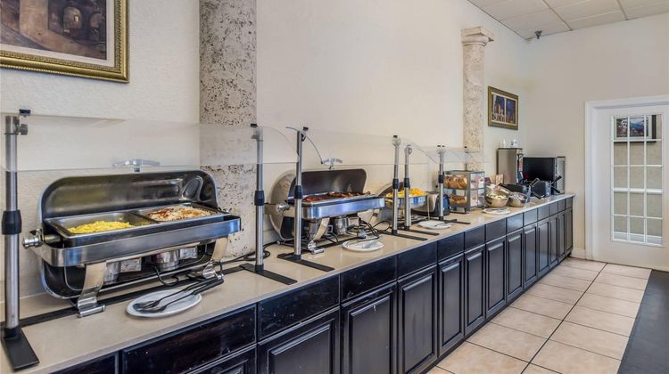 Clarion Inn & Suites Clearwater Restaurant