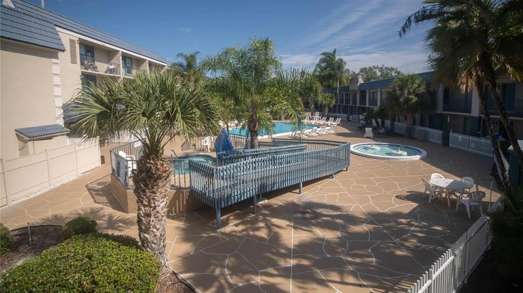 Clarion Inn & Suites Clearwater Pool