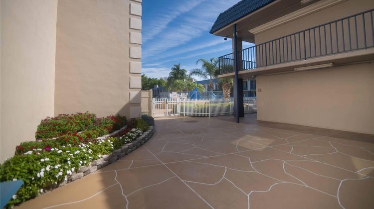 Clarion Inn & Suites Clearwater Pool