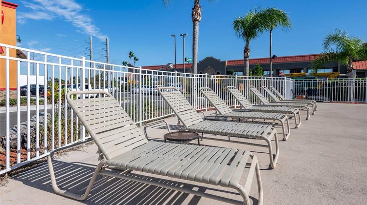 Quality Inn Kennedy Space Center Pool