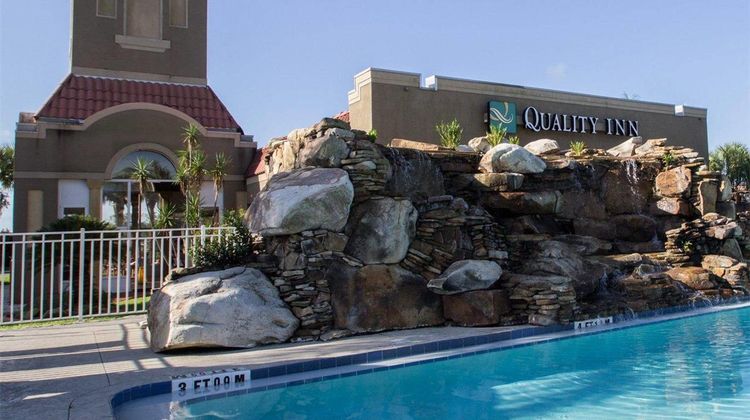 Quality Inn Kennedy Space Center Pool