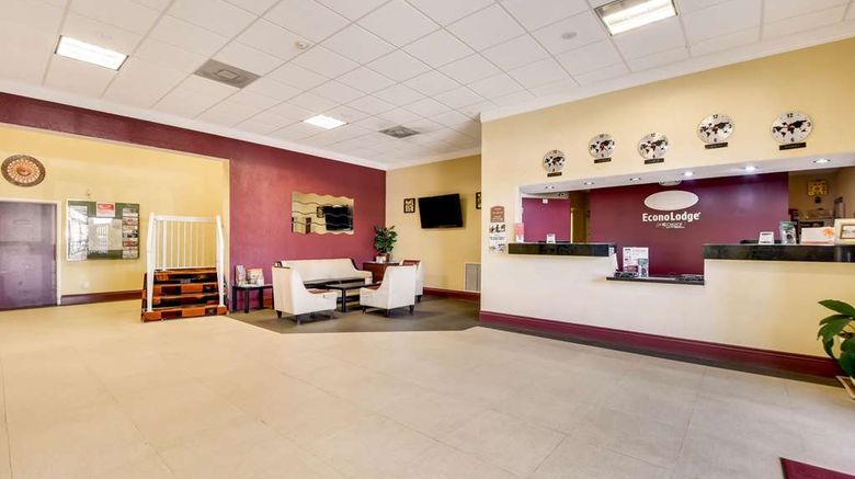 <b>Econo Lodge Busch Gardens Lobby</b>. Images powered by <a href="https://iceportal.shijigroup.com/" title="IcePortal" target="_blank">IcePortal</a>.