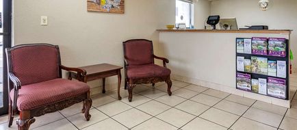 Econo Lodge Sebring Lobby