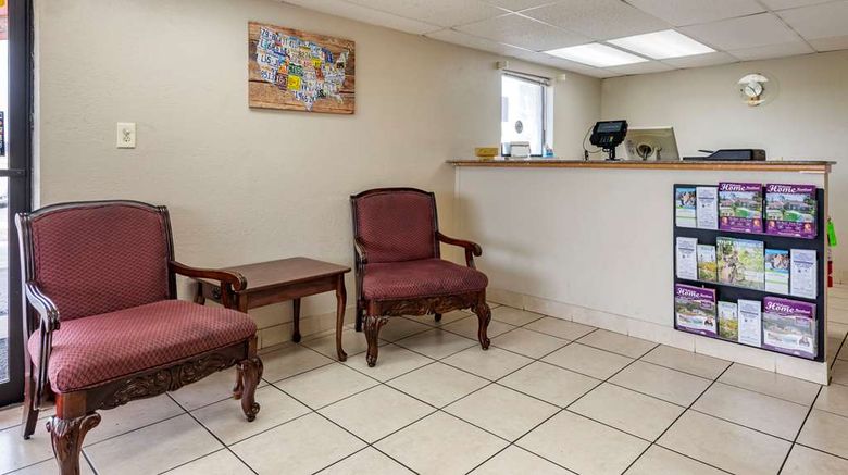 <b>Econo Lodge Sebring Lobby</b>. Images powered by <a href="https://iceportal.shijigroup.com/" title="IcePortal" target="_blank">IcePortal</a>.