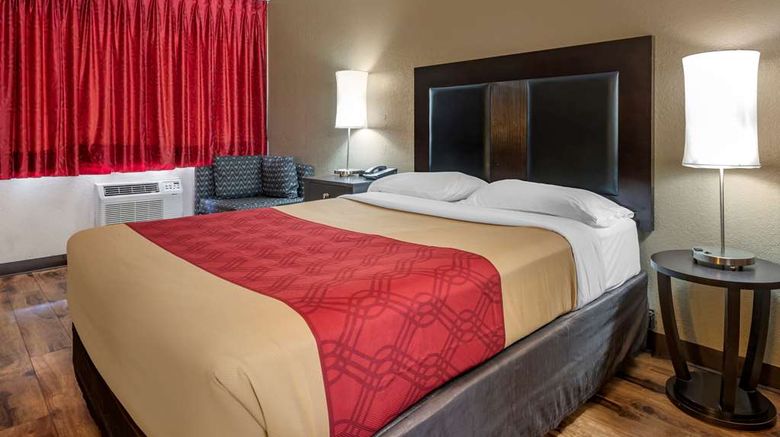 <b>Econo Lodge Sebring Room</b>. Images powered by <a href="https://iceportal.shijigroup.com/" title="IcePortal" target="_blank">IcePortal</a>.