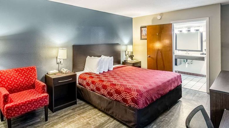 <b>Econo Lodge Crestview South Room</b>. Images powered by <a href="https://iceportal.shijigroup.com/" title="IcePortal" target="_blank">IcePortal</a>.