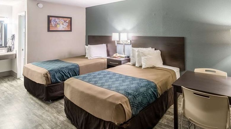 <b>Econo Lodge Crestview South Room</b>. Images powered by <a href="https://iceportal.shijigroup.com/" title="IcePortal" target="_blank">IcePortal</a>.