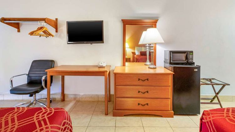 Econo Lodge Fort Myers Cape Coral Room