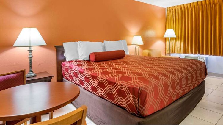 Econo Lodge Fort Myers Cape Coral Room