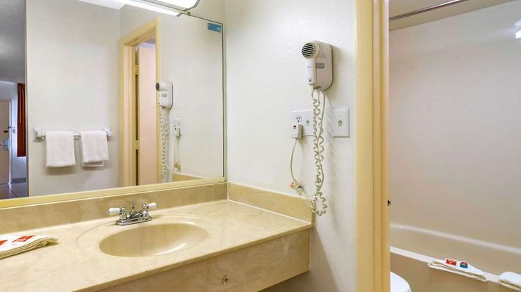 Econo Lodge Fort Myers Cape Coral Room