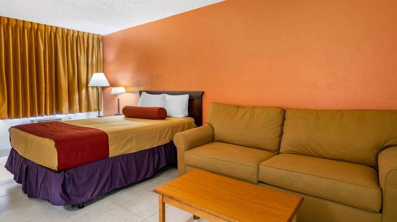 <b>Econo Lodge Fort Myers North Room</b>. Images powered by <a href="https://iceportal.shijigroup.com/" title="IcePortal" target="_blank">IcePortal</a>.