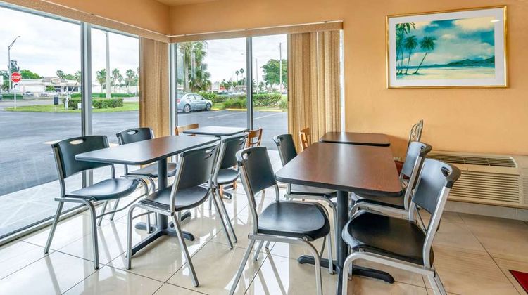 Econo Lodge Fort Myers Cape Coral Restaurant