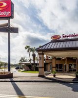 Econo Lodge North