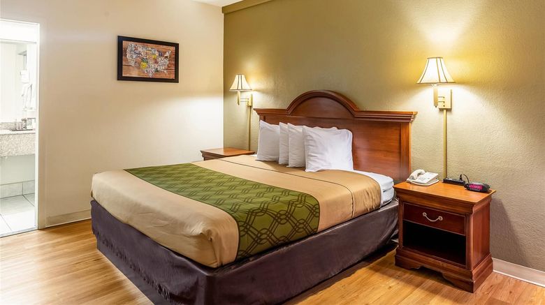 <b>Econo Lodge North Room</b>. Images powered by <a href="https://iceportal.shijigroup.com/" title="IcePortal" target="_blank">IcePortal</a>.