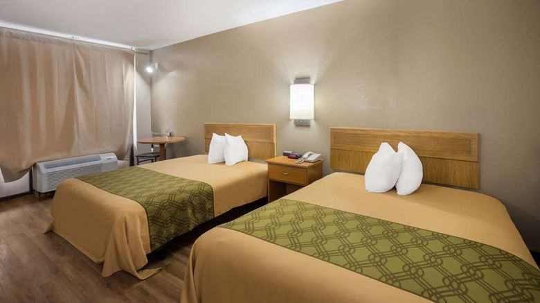 <b>Econo Lodge Live Oak Room</b>. Images powered by <a href="https://iceportal.shijigroup.com/" title="IcePortal" target="_blank">IcePortal</a>.