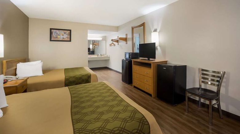 <b>Econo Lodge Live Oak Room</b>. Images powered by <a href="https://iceportal.shijigroup.com/" title="IcePortal" target="_blank">IcePortal</a>.