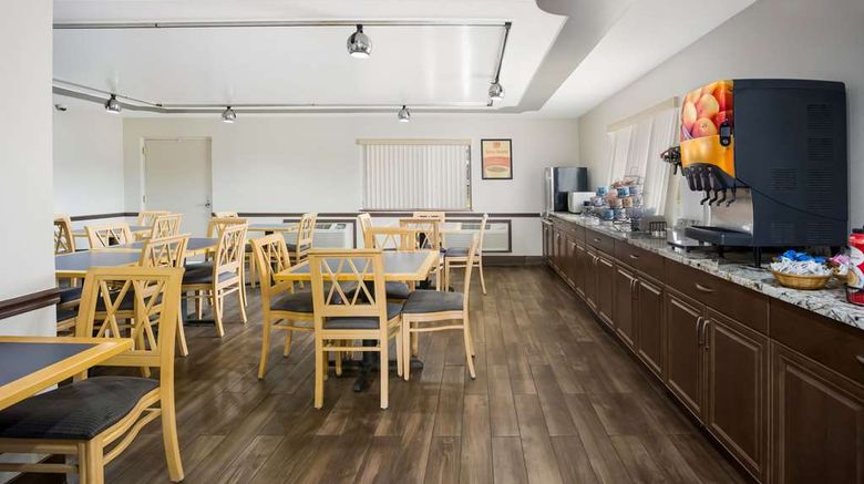 <b>Econo Lodge Live Oak Restaurant</b>. Images powered by <a href="https://iceportal.shijigroup.com/" title="IcePortal" target="_blank">IcePortal</a>.