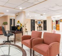 Quality Inn Orlando Airport Lobby