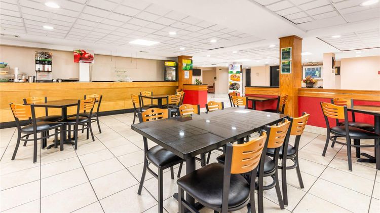 Quality Inn Orlando Airport Restaurant