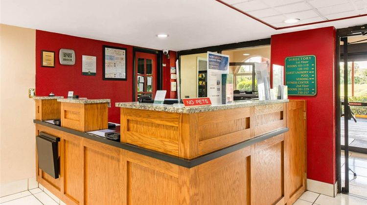 Quality Inn Orlando Airport Lobby