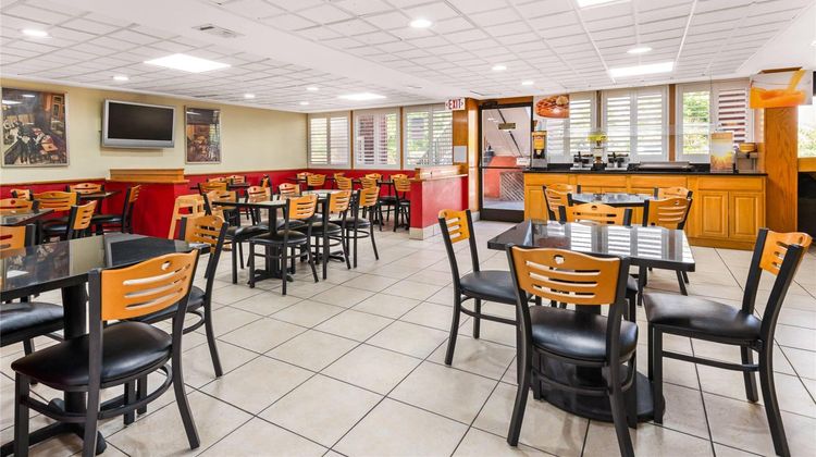 Quality Inn Orlando Airport Restaurant