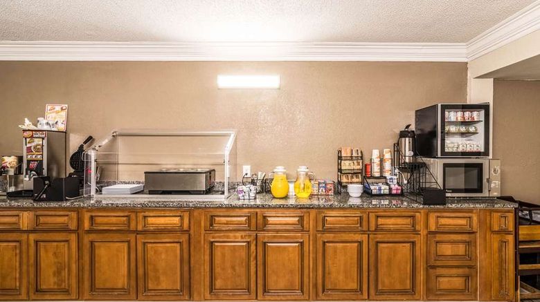 <b>Quality Inn Pensacola North Restaurant</b>. Images powered by <a href="https://iceportal.shijigroup.com/" title="IcePortal" target="_blank">IcePortal</a>.