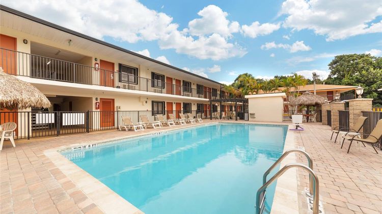 Quality Inn Florida City Pool