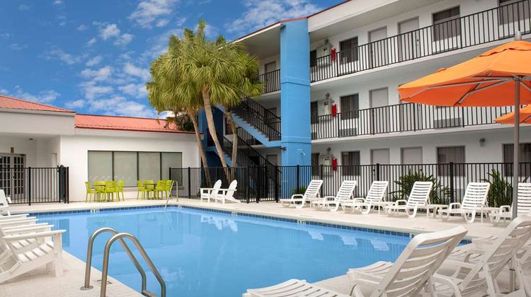 Quality Inn Mayport Pool