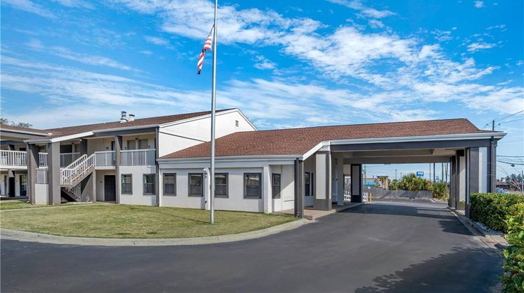 Quality Inn & Conference Center Exterior