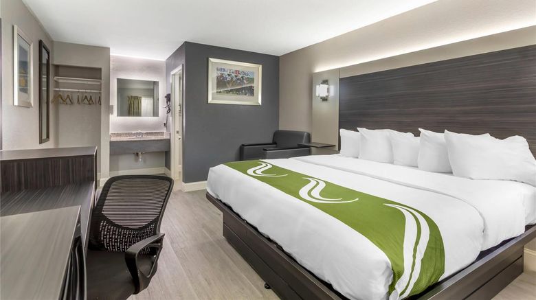 <b>Quality Inn University Suite</b>. Images powered by <a href="https://iceportal.shijigroup.com/" title="IcePortal" target="_blank">IcePortal</a>.