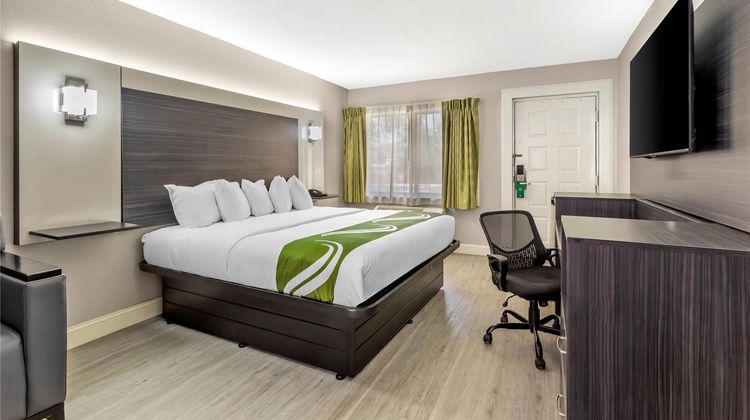 Quality Inn University Suite