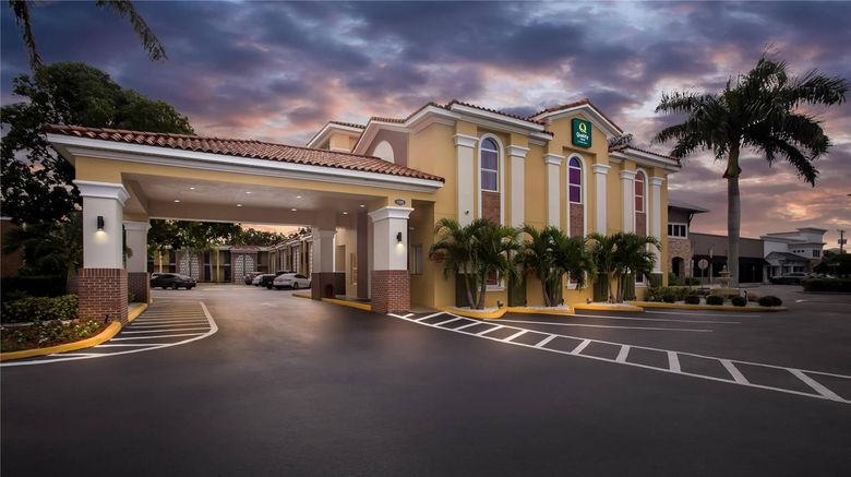 <b>Quality Inn Airport Cruise port Exterior</b>. Images powered by <a href="https://iceportal.shijigroup.com/" title="IcePortal" target="_blank">IcePortal</a>.