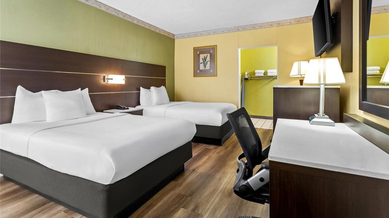 <b>Quality Inn Airport Cruise port Room</b>. Images powered by <a href="https://iceportal.shijigroup.com/" title="IcePortal" target="_blank">IcePortal</a>.