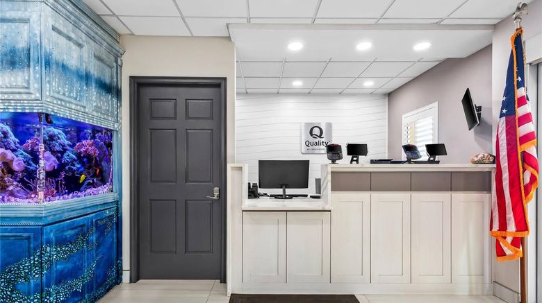 <b>Quality Inn Airport Cruise port Lobby</b>. Images powered by <a href="https://iceportal.shijigroup.com/" title="IcePortal" target="_blank">IcePortal</a>.