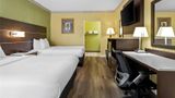 Quality Inn Airport Cruise port Room